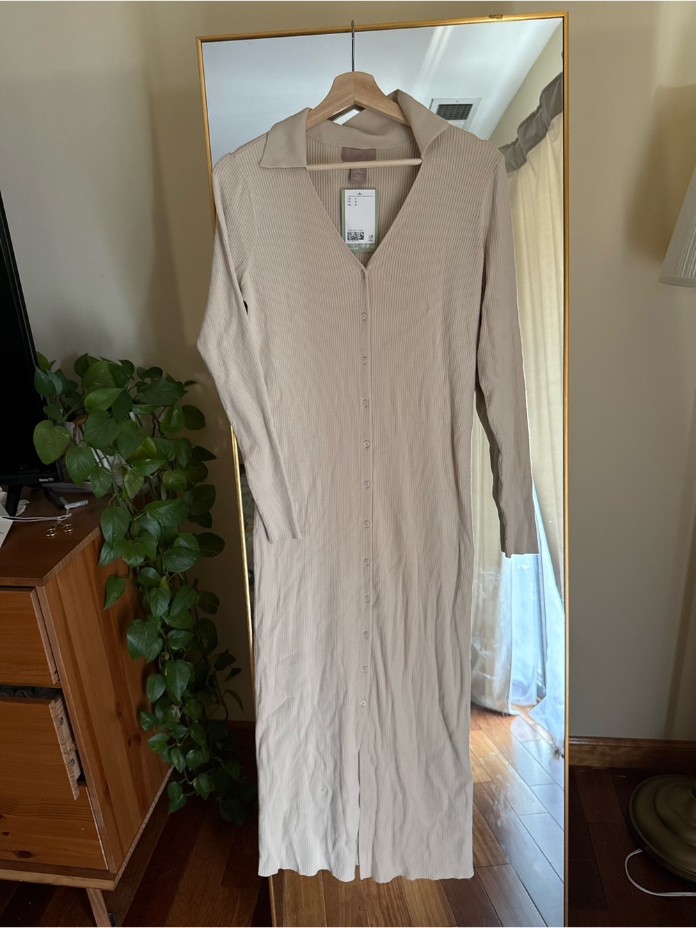 H&M Beige Ribbed Knit Collared Button Front Midi
Dress Size L
